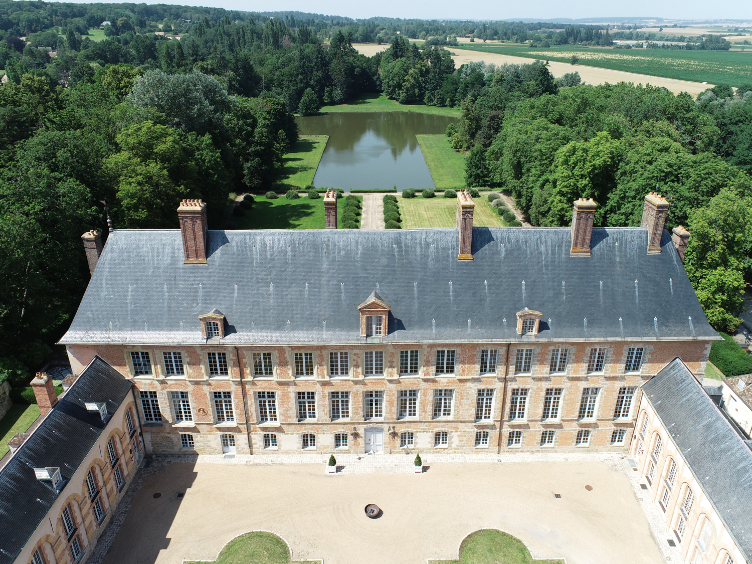 Chateau drone